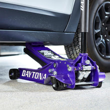 Cargar imagen en el visor de la galería, DAYTONA Gato de piso súper resistente de perfil bajo de 3 toneladas con BOMBA RÁPIDA, morado metálico
