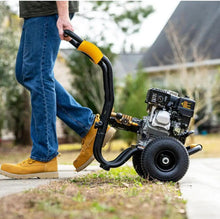 Cargar imagen en el visor de la galería, Lavadora a presión de gas y agua fría de 3600 PSI y 2.5 GPM con motor Honda - Dewalt
